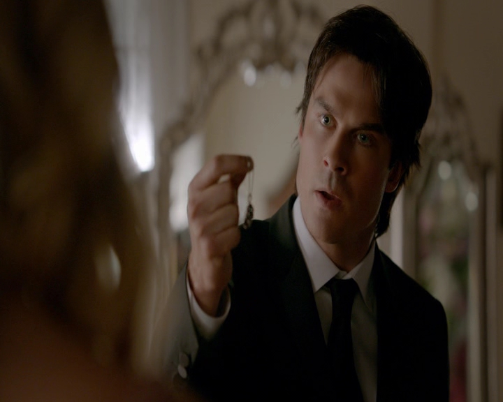 VampireDiaries-dot-nl_VampireDiaries-8x09TheSimpleIntimacyoftheNearTouch0654.jpg