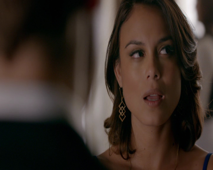 VampireDiaries-dot-nl_VampireDiaries-8x09TheSimpleIntimacyoftheNearTouch0796.jpg