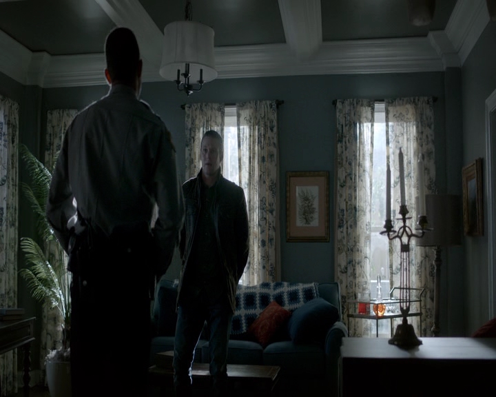 VampireDiaries-dot-nl_VampireDiaries-8x09TheSimpleIntimacyoftheNearTouch0858.jpg