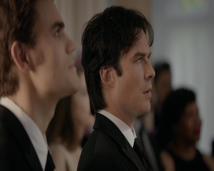 VampireDiaries-dot-nl_VampireDiaries-8x09TheSimpleIntimacyoftheNearTouch0951.jpg