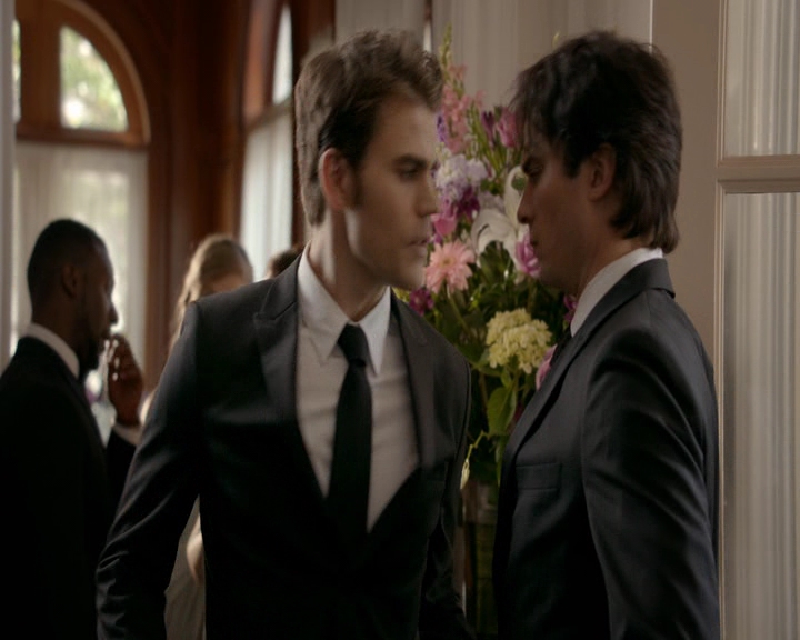 VampireDiaries-dot-nl_VampireDiaries-8x09TheSimpleIntimacyoftheNearTouch0982.jpg
