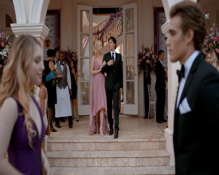 VampireDiaries-dot-nl_VampireDiaries-8x09TheSimpleIntimacyoftheNearTouch1024.jpg