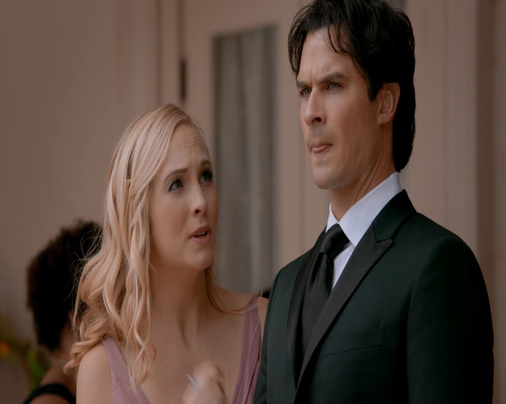 VampireDiaries-dot-nl_VampireDiaries-8x09TheSimpleIntimacyoftheNearTouch1032.jpg