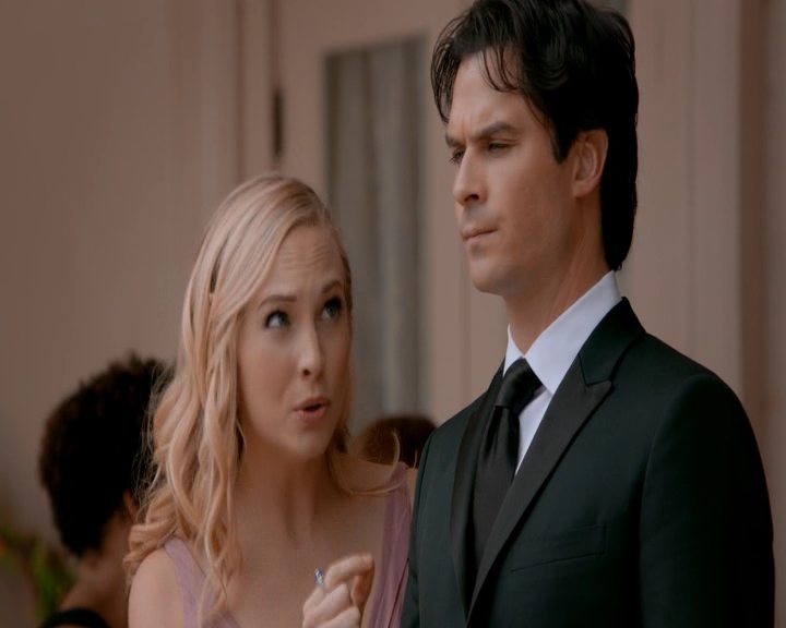 VampireDiaries-dot-nl_VampireDiaries-8x09TheSimpleIntimacyoftheNearTouch1033.jpg