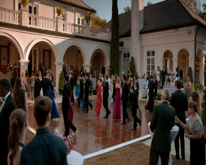 VampireDiaries-dot-nl_VampireDiaries-8x09TheSimpleIntimacyoftheNearTouch1043.jpg