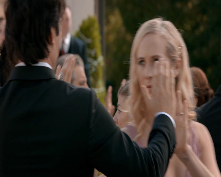 VampireDiaries-dot-nl_VampireDiaries-8x09TheSimpleIntimacyoftheNearTouch1065.jpg