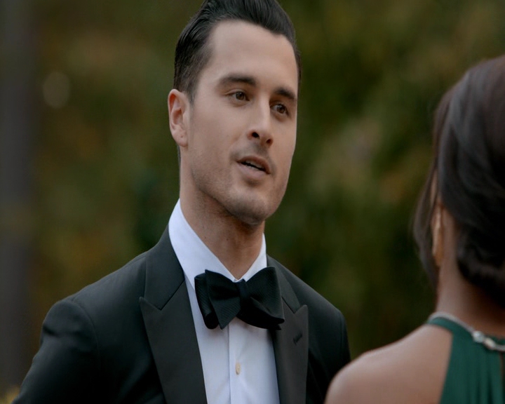 VampireDiaries-dot-nl_VampireDiaries-8x09TheSimpleIntimacyoftheNearTouch1101.jpg