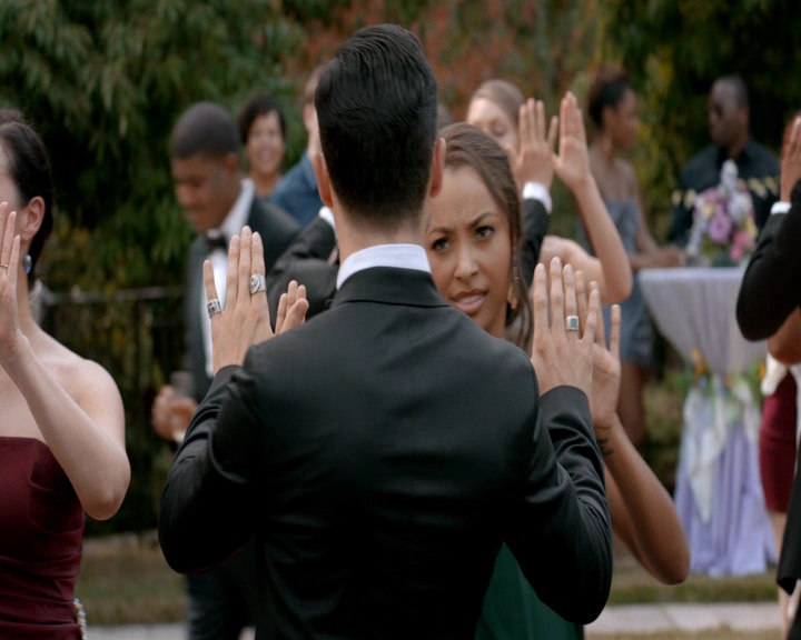 VampireDiaries-dot-nl_VampireDiaries-8x09TheSimpleIntimacyoftheNearTouch1105.jpg