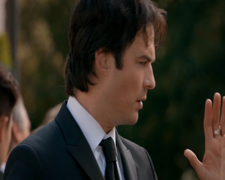VampireDiaries-dot-nl_VampireDiaries-8x09TheSimpleIntimacyoftheNearTouch1130.jpg