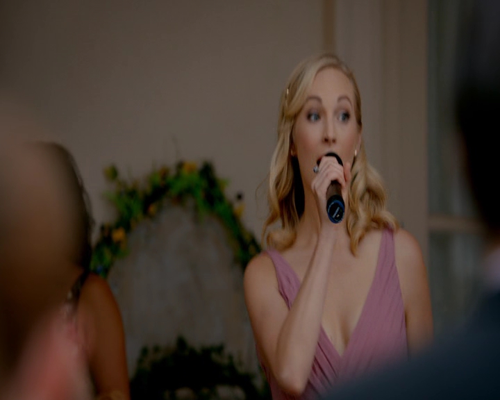 VampireDiaries-dot-nl_VampireDiaries-8x09TheSimpleIntimacyoftheNearTouch1355.jpg