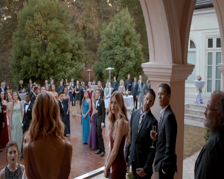 VampireDiaries-dot-nl_VampireDiaries-8x09TheSimpleIntimacyoftheNearTouch1361.jpg