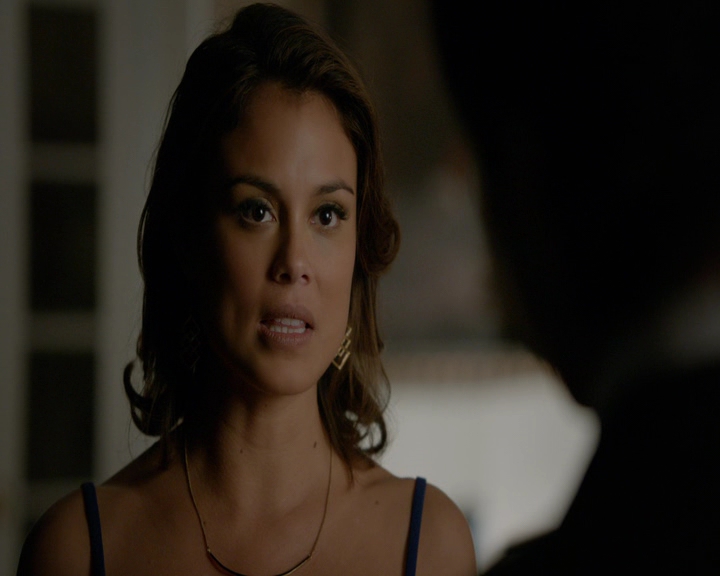 VampireDiaries-dot-nl_VampireDiaries-8x09TheSimpleIntimacyoftheNearTouch1412.jpg