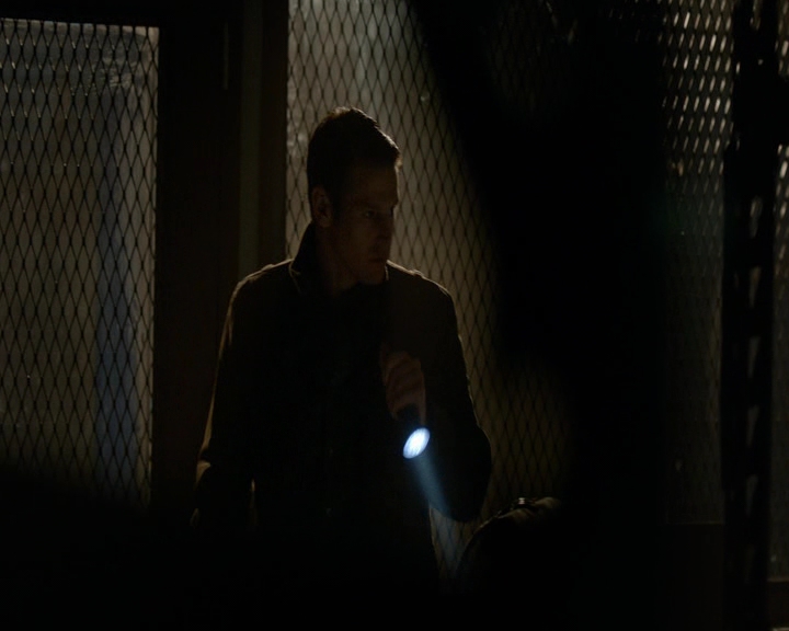 VampireDiaries-dot-nl_VampireDiaries-8x09TheSimpleIntimacyoftheNearTouch1445.jpg