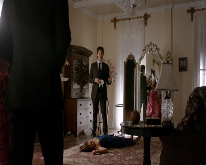 VampireDiaries-dot-nl_VampireDiaries-8x09TheSimpleIntimacyoftheNearTouch1525.jpg