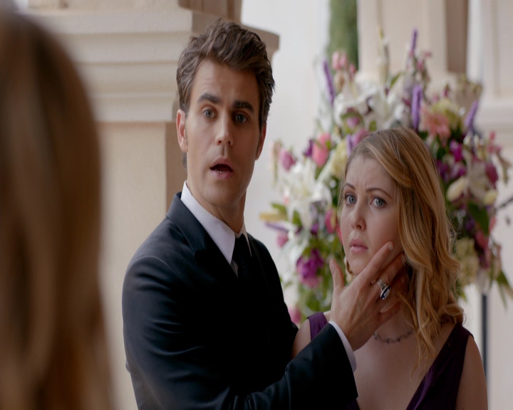 VampireDiaries-dot-nl_VampireDiaries-8x09TheSimpleIntimacyoftheNearTouch1619.jpg