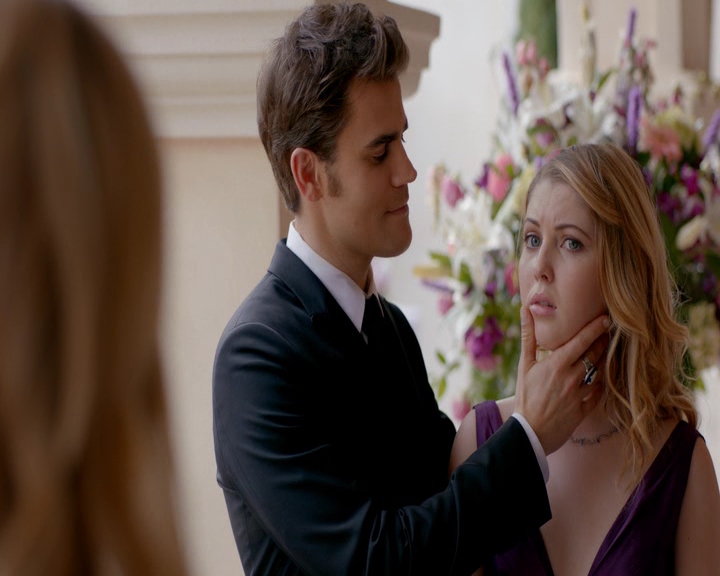 VampireDiaries-dot-nl_VampireDiaries-8x09TheSimpleIntimacyoftheNearTouch1627.jpg