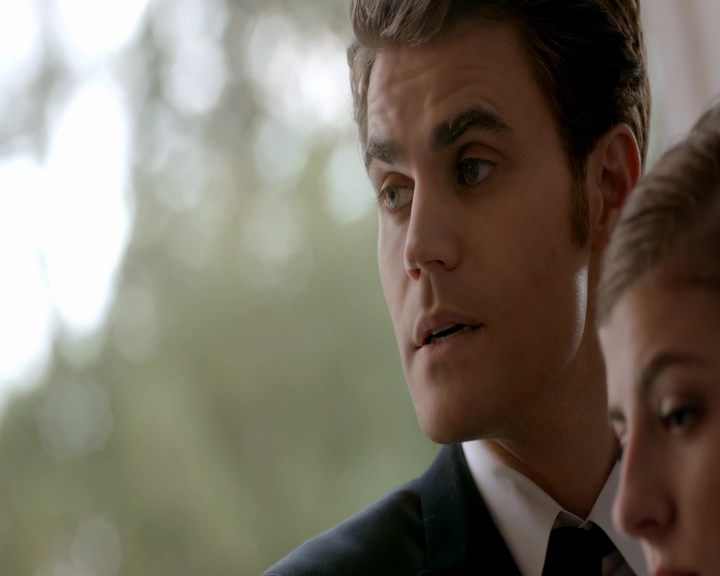 VampireDiaries-dot-nl_VampireDiaries-8x09TheSimpleIntimacyoftheNearTouch1652.jpg