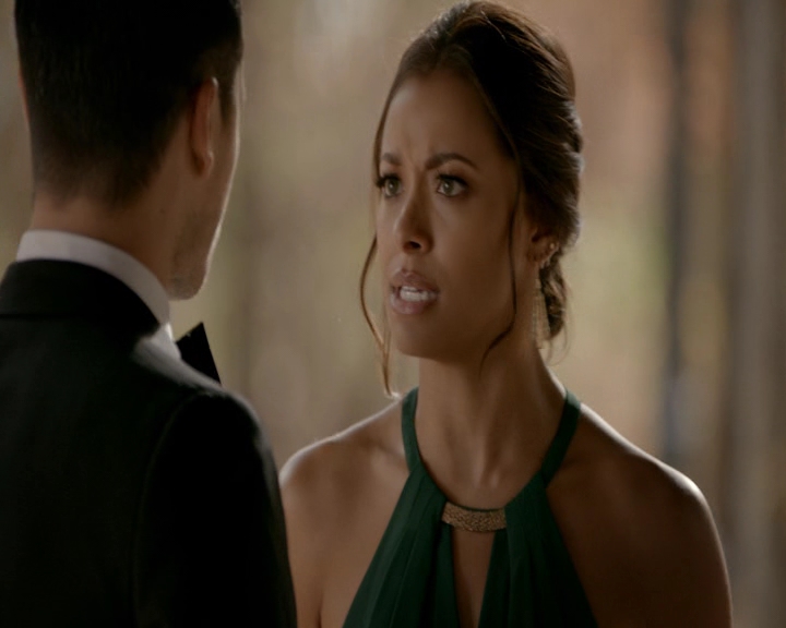 VampireDiaries-dot-nl_VampireDiaries-8x09TheSimpleIntimacyoftheNearTouch1683.jpg