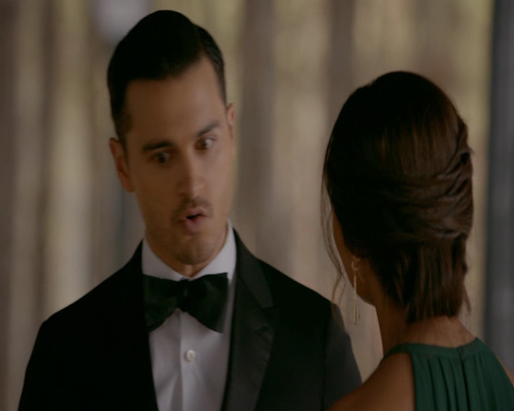 VampireDiaries-dot-nl_VampireDiaries-8x09TheSimpleIntimacyoftheNearTouch1690.jpg