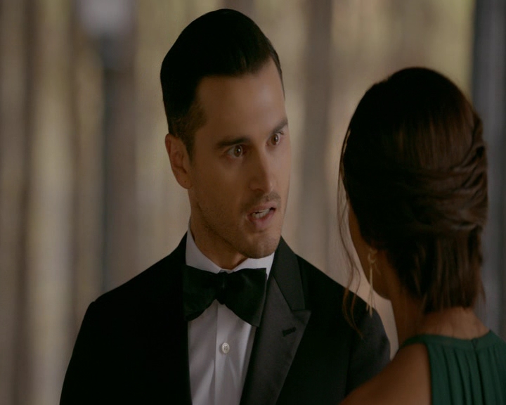 VampireDiaries-dot-nl_VampireDiaries-8x09TheSimpleIntimacyoftheNearTouch1691.jpg