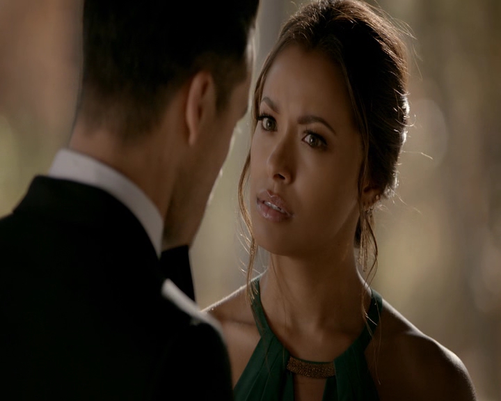 VampireDiaries-dot-nl_VampireDiaries-8x09TheSimpleIntimacyoftheNearTouch1692.jpg