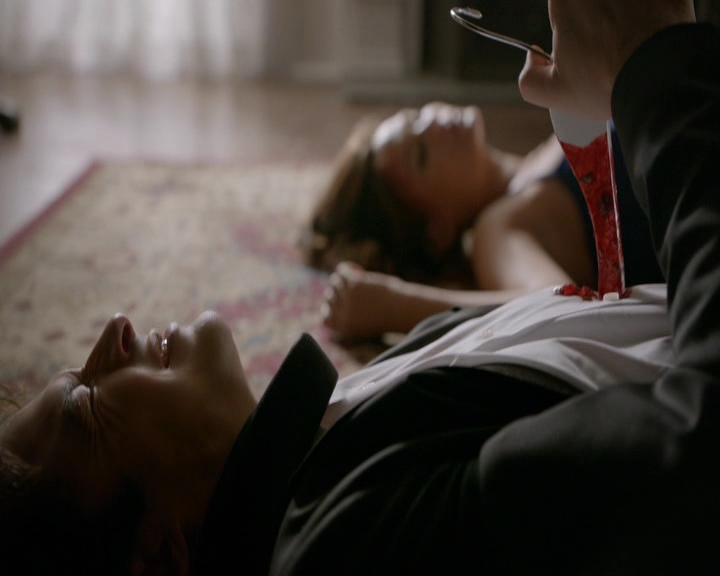 VampireDiaries-dot-nl_VampireDiaries-8x09TheSimpleIntimacyoftheNearTouch1791.jpg