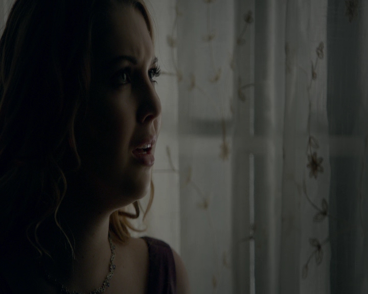 VampireDiaries-dot-nl_VampireDiaries-8x09TheSimpleIntimacyoftheNearTouch1834.jpg