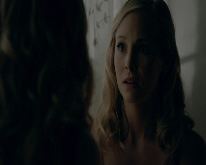 VampireDiaries-dot-nl_VampireDiaries-8x09TheSimpleIntimacyoftheNearTouch1880.jpg