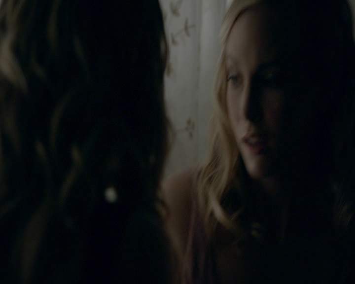 VampireDiaries-dot-nl_VampireDiaries-8x09TheSimpleIntimacyoftheNearTouch1882.jpg