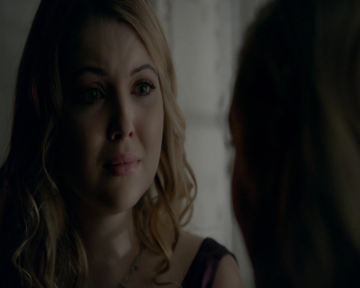 VampireDiaries-dot-nl_VampireDiaries-8x09TheSimpleIntimacyoftheNearTouch1894.jpg