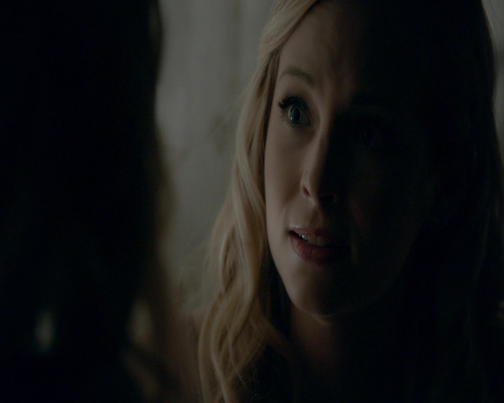 VampireDiaries-dot-nl_VampireDiaries-8x09TheSimpleIntimacyoftheNearTouch1900.jpg