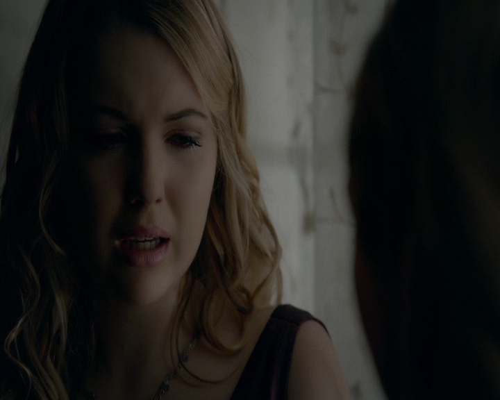VampireDiaries-dot-nl_VampireDiaries-8x09TheSimpleIntimacyoftheNearTouch1912.jpg