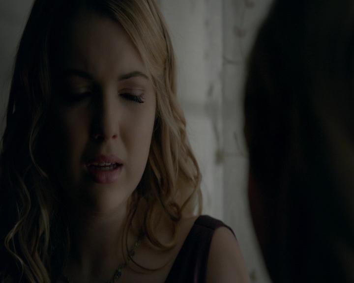 VampireDiaries-dot-nl_VampireDiaries-8x09TheSimpleIntimacyoftheNearTouch1913.jpg