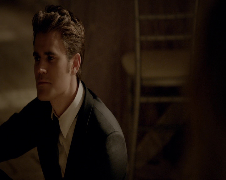 VampireDiaries-dot-nl_VampireDiaries-8x09TheSimpleIntimacyoftheNearTouch1998.jpg