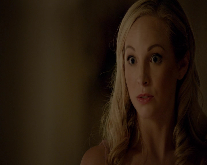 VampireDiaries-dot-nl_VampireDiaries-8x09TheSimpleIntimacyoftheNearTouch2003.jpg