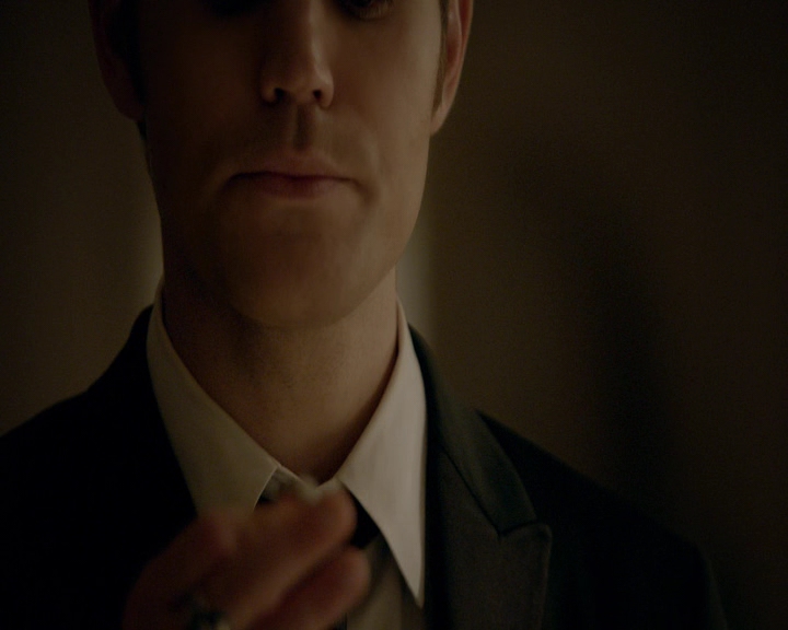 VampireDiaries-dot-nl_VampireDiaries-8x09TheSimpleIntimacyoftheNearTouch2079.jpg