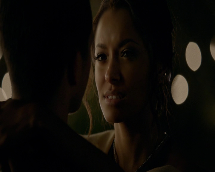 VampireDiaries-dot-nl_VampireDiaries-8x09TheSimpleIntimacyoftheNearTouch2142.jpg