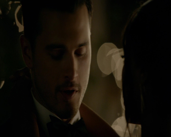 VampireDiaries-dot-nl_VampireDiaries-8x09TheSimpleIntimacyoftheNearTouch2159.jpg