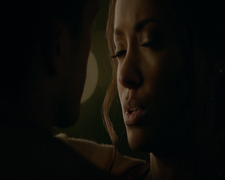 VampireDiaries-dot-nl_VampireDiaries-8x09TheSimpleIntimacyoftheNearTouch2192.jpg