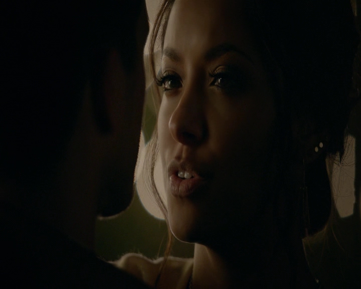 VampireDiaries-dot-nl_VampireDiaries-8x09TheSimpleIntimacyoftheNearTouch2197.jpg