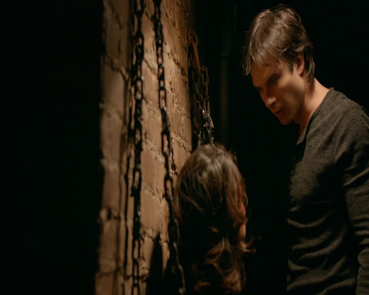 VampireDiaries-dot-nl_VampireDiaries-8x09TheSimpleIntimacyoftheNearTouch2223.jpg
