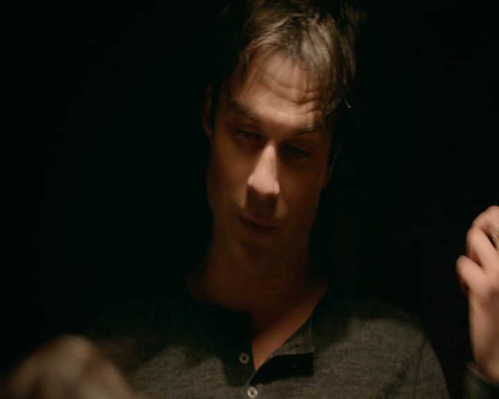 VampireDiaries-dot-nl_VampireDiaries-8x09TheSimpleIntimacyoftheNearTouch2227.jpg
