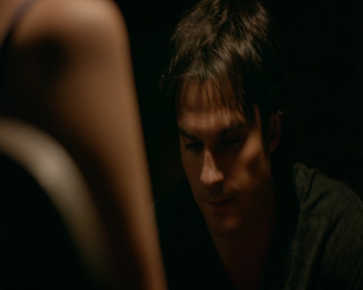 VampireDiaries-dot-nl_VampireDiaries-8x09TheSimpleIntimacyoftheNearTouch2244.jpg