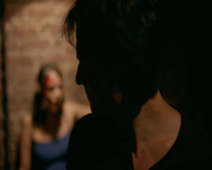 VampireDiaries-dot-nl_VampireDiaries-8x09TheSimpleIntimacyoftheNearTouch2263.jpg
