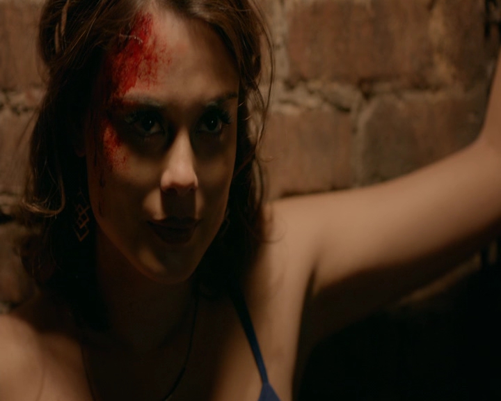VampireDiaries-dot-nl_VampireDiaries-8x09TheSimpleIntimacyoftheNearTouch2271.jpg