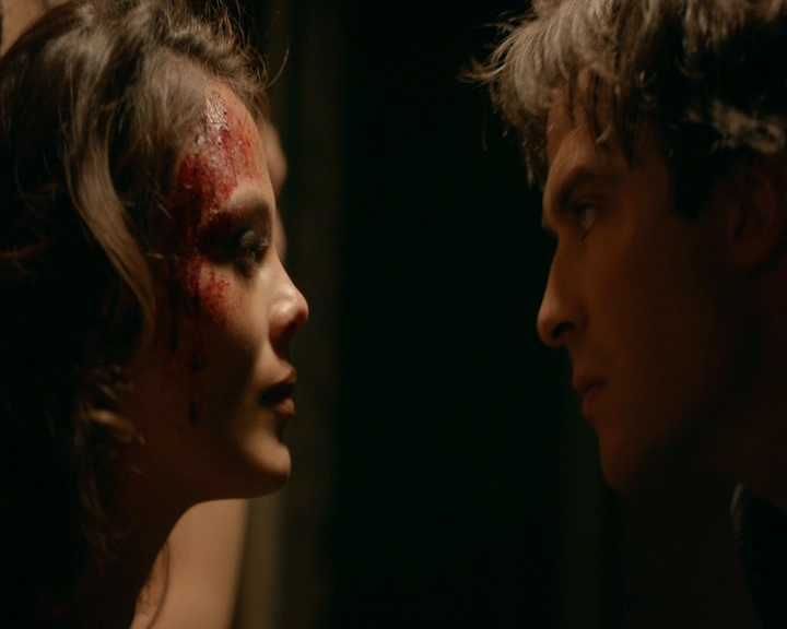 VampireDiaries-dot-nl_VampireDiaries-8x09TheSimpleIntimacyoftheNearTouch2282.jpg