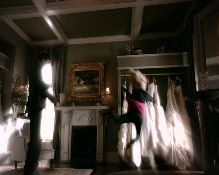 VampireDiaries-dot-nl_VampireDiaries-8x09TheSimpleIntimacyoftheNearTouch2322.jpg