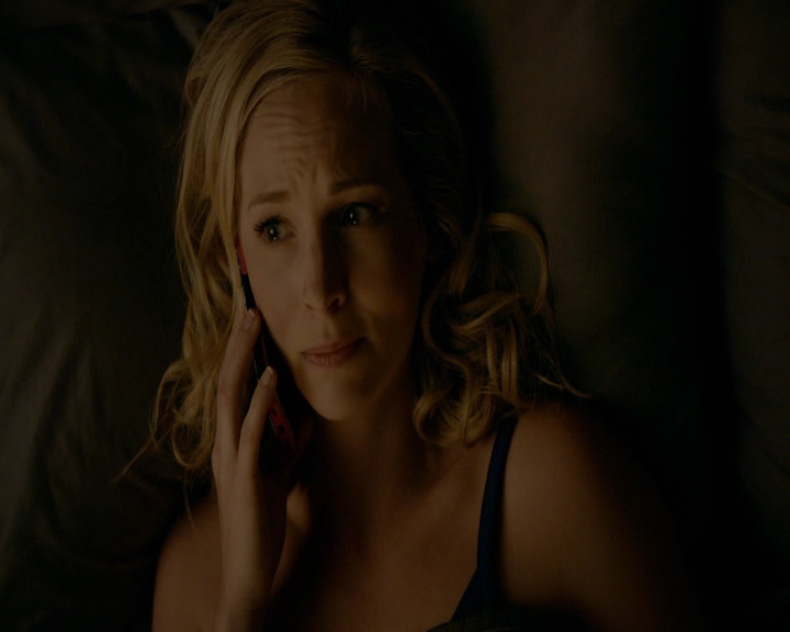 VampireDiaries-dot-nl_VampireDiaries-8x10NostalgiasABitch0068.jpg
