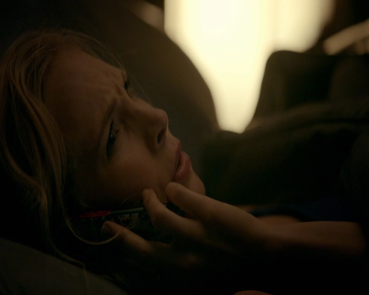 VampireDiaries-dot-nl_VampireDiaries-8x10NostalgiasABitch0082.jpg