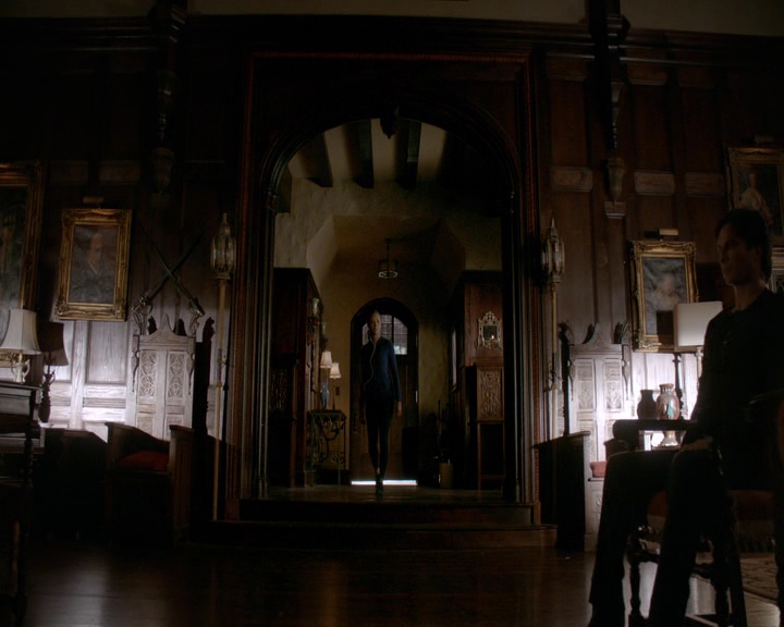 VampireDiaries-dot-nl_VampireDiaries-8x10NostalgiasABitch0091.jpg
